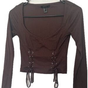 CROPPED RIB- KNIT SWEATER FEATURING A SQUARE -CUT NECKLINE LONG SLEEVES